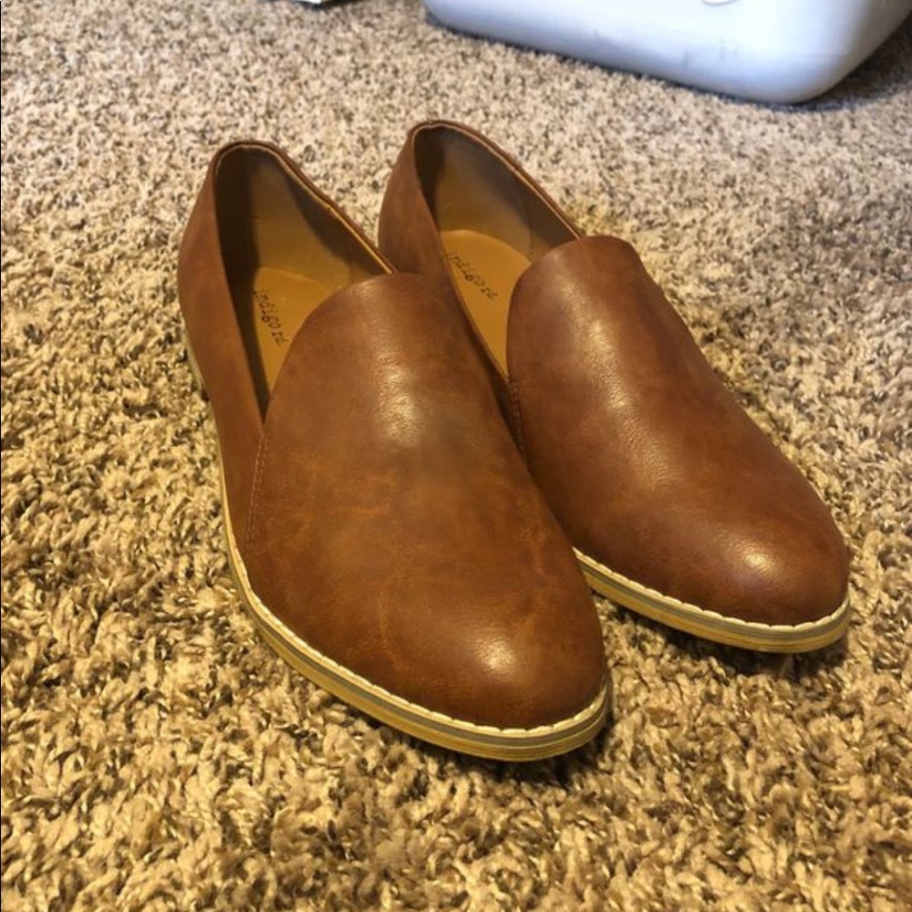 Women’s slip on dress shoe